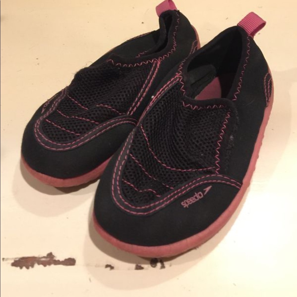 Speedo water shoes